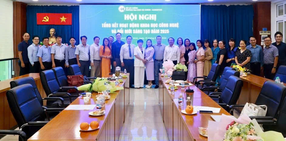 Viện Công nghệ tài chính ngân hàng đạt danh hiệu tập thể tiêu biểu tại lễ tổng kết hoạt động KHCN và ĐMST năm 2025 của Trường đại học Tài chính – Marketing